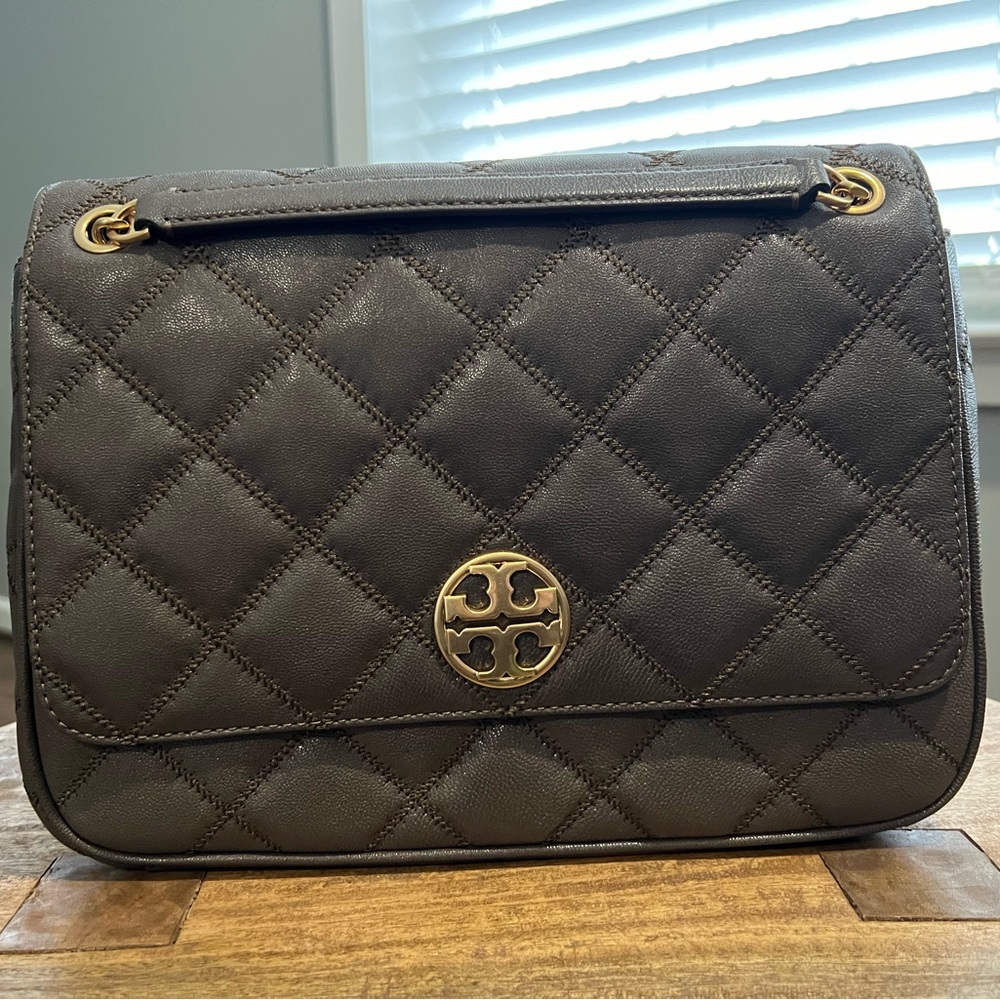 New/no tags: Tory Burch Willa convertible shoulder/crossbody purse gold hardware